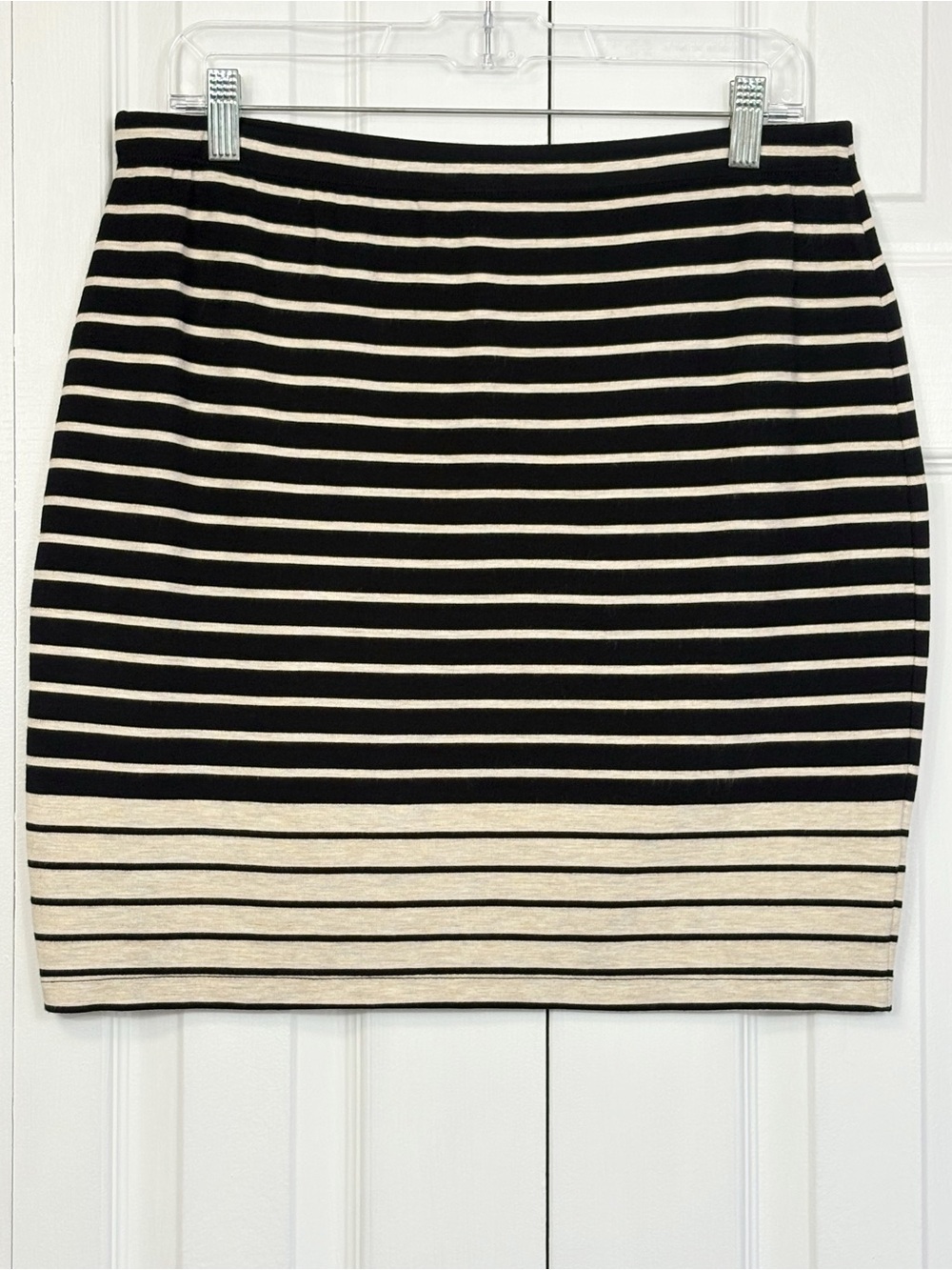 NWT Max Studio Black & Cream Stripe Stretch Knit Pull-On Mini Skirt Large